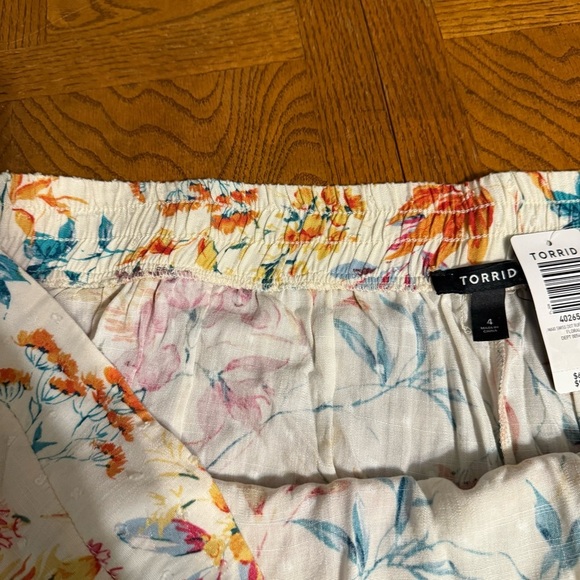 NEW Torrid Swiss Dot Ruffle Hi-Low Maxi Skirt 4X in Floral Ivory Tiered Ruffle - Picture 12 of 16